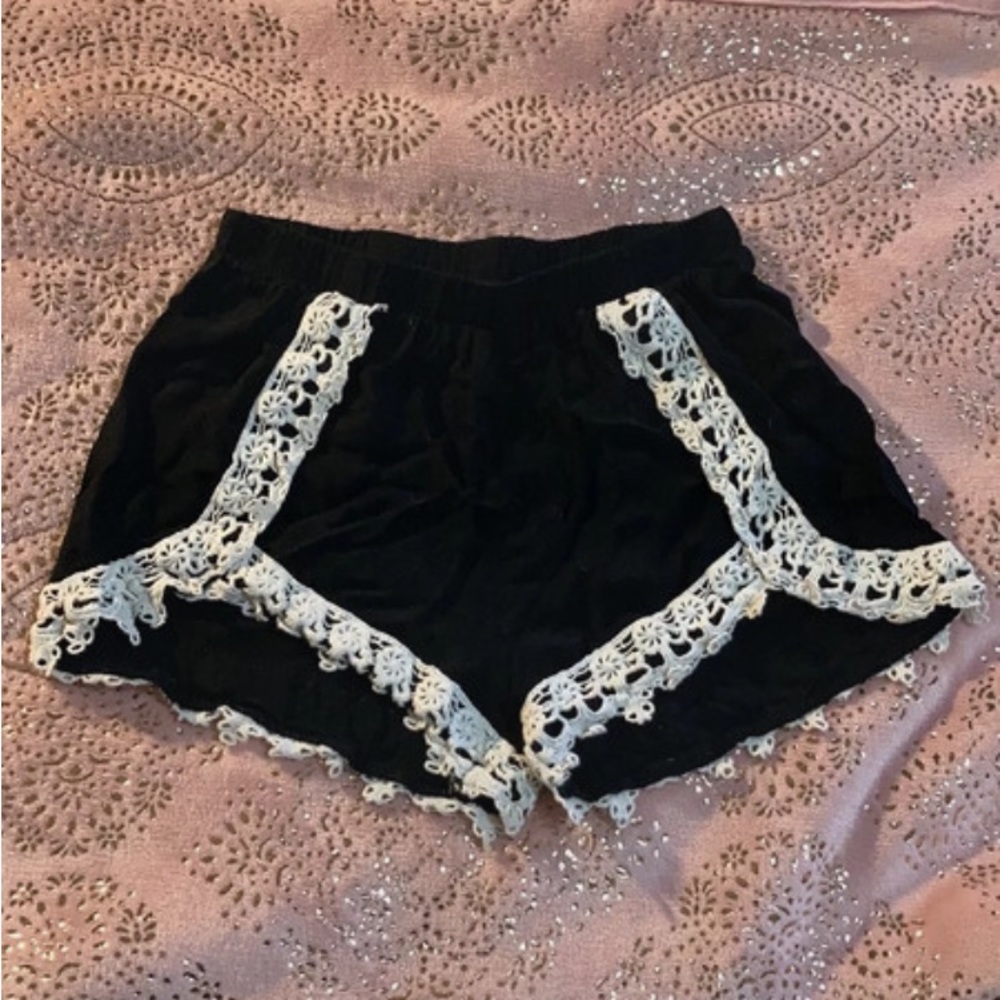Lace trim shorts